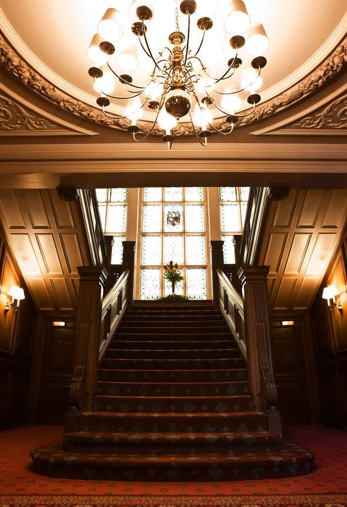 The Manor House At Celtic Manor Hotel Newport Beltér fotó