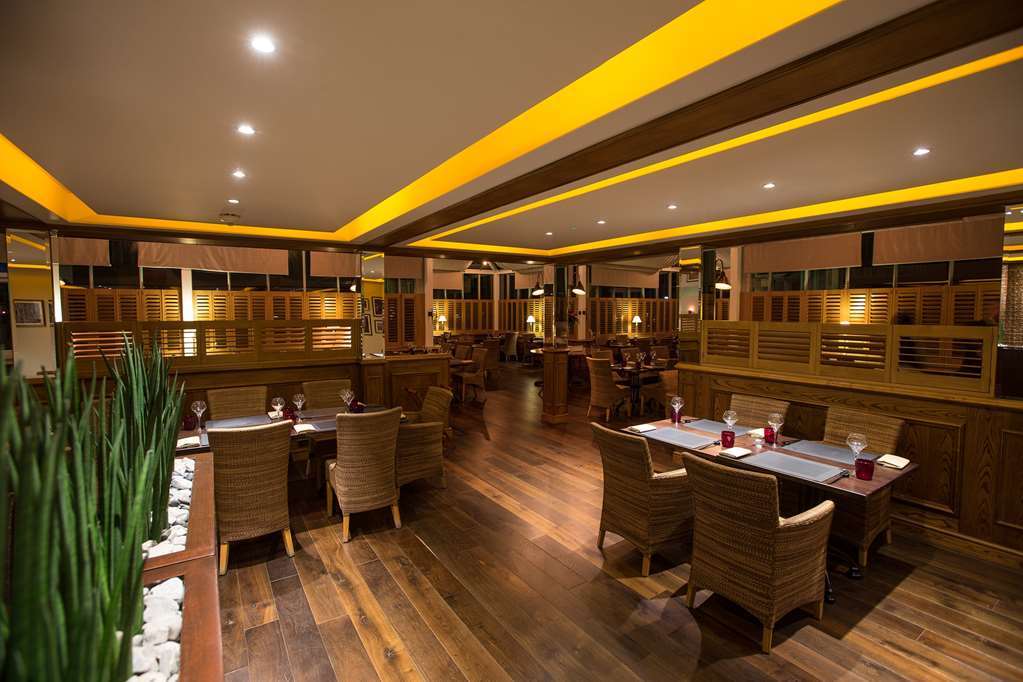 The Manor House At Celtic Manor Hotel Newport Étterem fotó